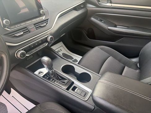Used 2022 Nissan Altima 2.5 SV AWD/4WD image 17