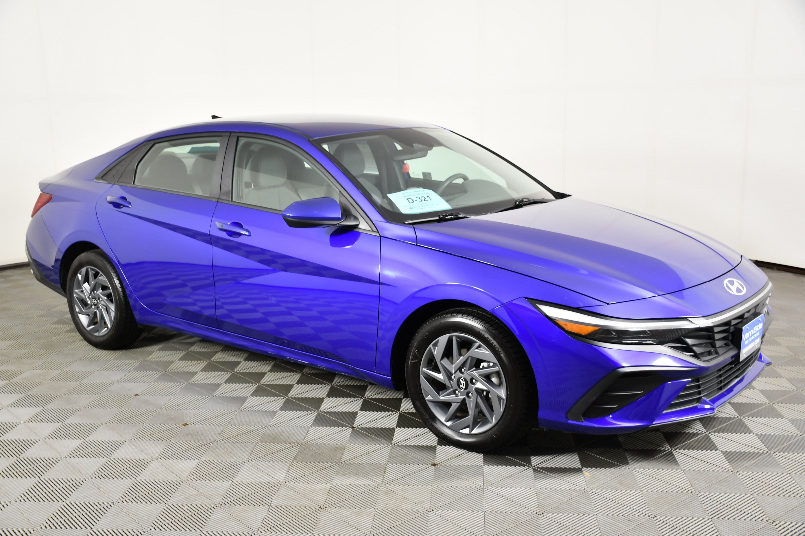 Used 2024 Hyundai Elantra SEL FWD image 4