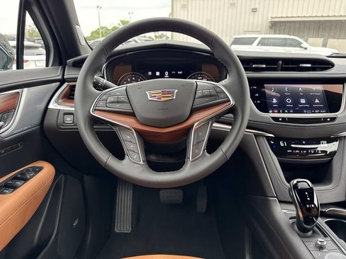 New 2026 Cadillac XT5 Premium Luxury w/ Driver Assist Package AWD/4WD image 17
