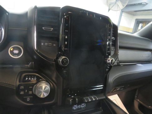 Used 2023 RAM 1500 Limited AWD/4WD image 12