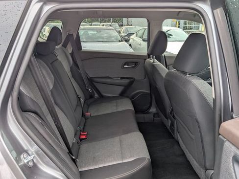 Used 2023 Nissan Rogue SV FWD image 9