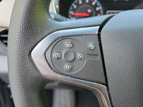Used 2023 Chevrolet Traverse LS AWD/4WD image 21