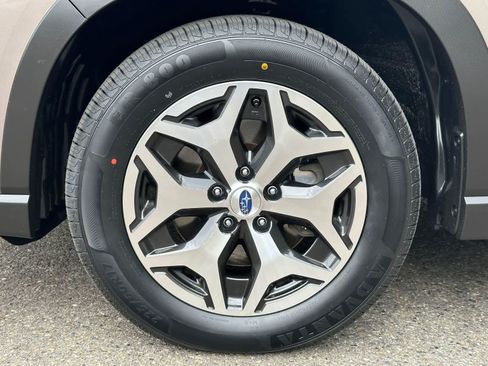 Used 2022 Subaru Forester Premium AWD/4WD image 7