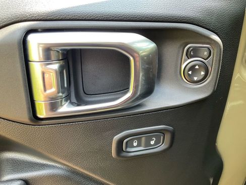 New 2025 Jeep Gladiator Sport image 29