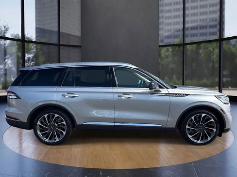 Certified 2023 Lincoln Aviator Reserve w/ Equipment Group 201A AWD/4WD image 2