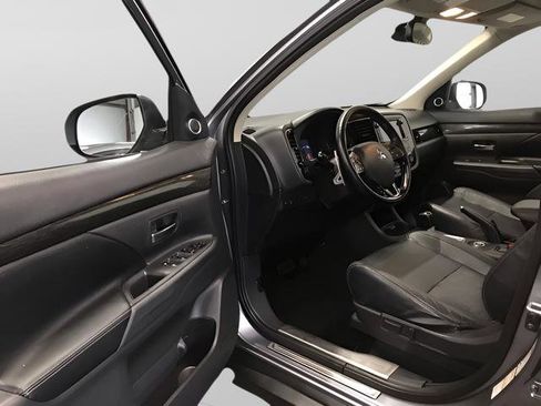Used 2016 Mitsubishi Outlander GT AWD/4WD image 8