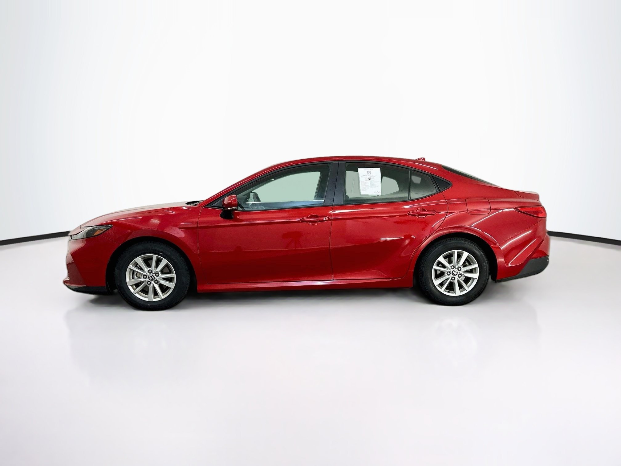 Used 2025 Toyota Camry LE FWD image 4