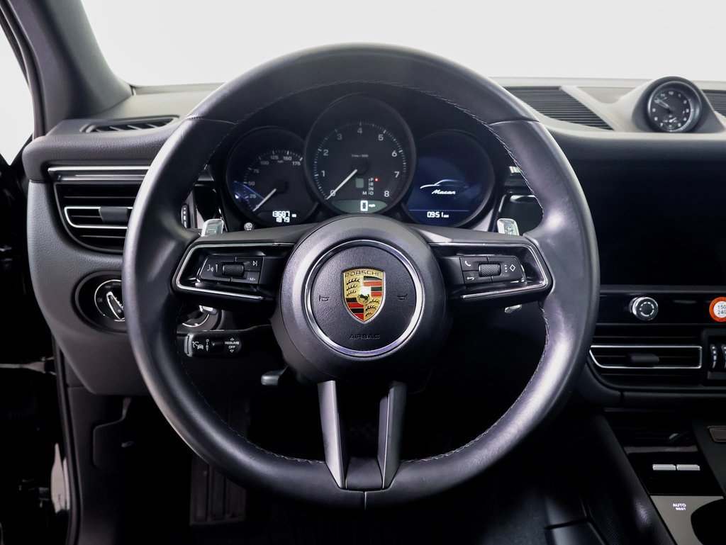 Certified 2025 Porsche Macan AWD/4WD image 10