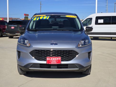 Used 2022 Ford Escape SE w/ Cold Weather Package image 3