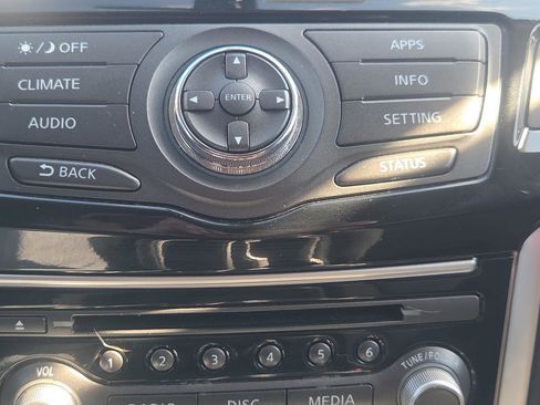 Used 2020 Nissan Pathfinder S image 30