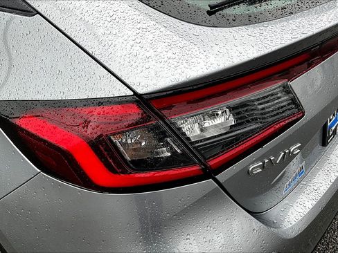 Used 2023 Honda Civic Sport image 30