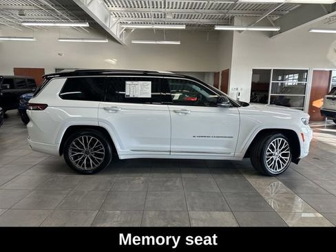 Used 2023 Jeep Grand Cherokee L Summit w/ Advanced Protech Group IV AWD/4WD image 13