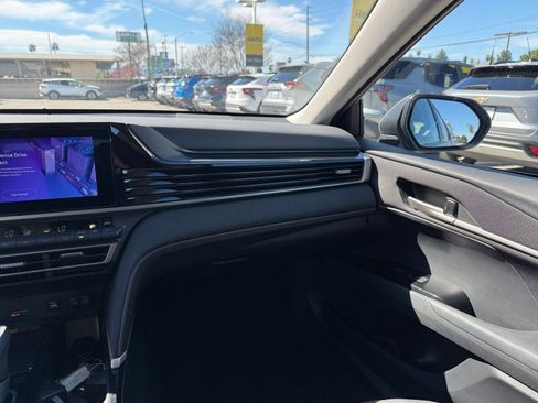 Used 2025 Toyota Camry LE image 34