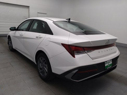 Used 2024 Hyundai Elantra SEL FWD image 5