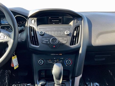 Used 2018 Ford Focus SE image 6