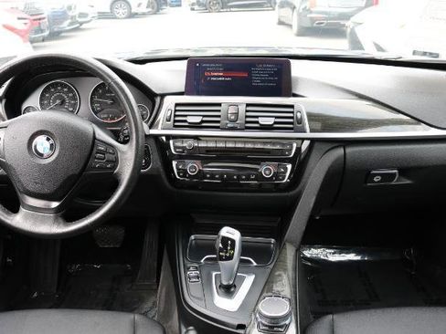 Used 2018 BMW 320i xDrive Sedan AWD/4WD image 21