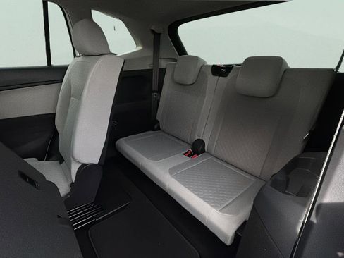 Used 2021 Volkswagen Tiguan S image 20