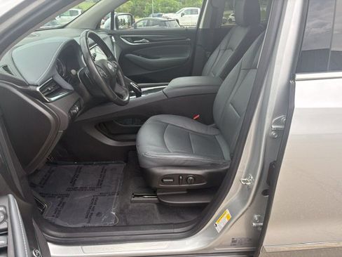 Used 2021 Buick Enclave Essence FWD image 10
