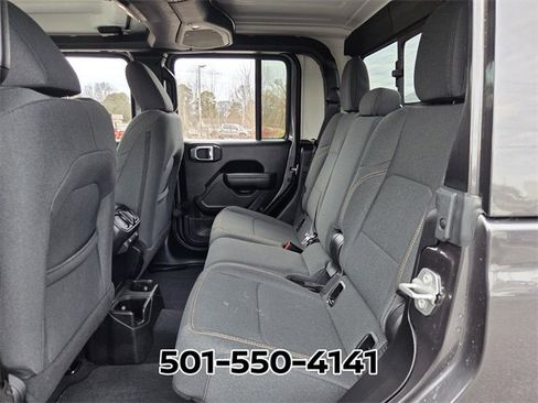 Used 2025 Jeep Gladiator Sport image 13