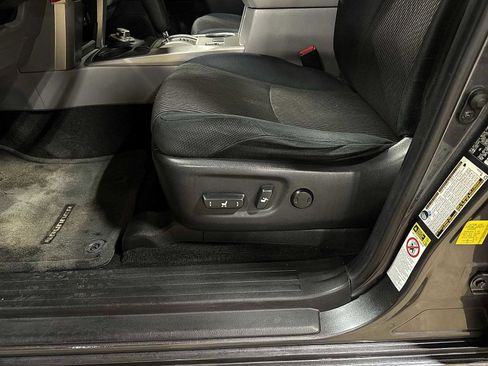 Used 2013 Toyota 4Runner SR5 w/ Convenience Pkg image 23