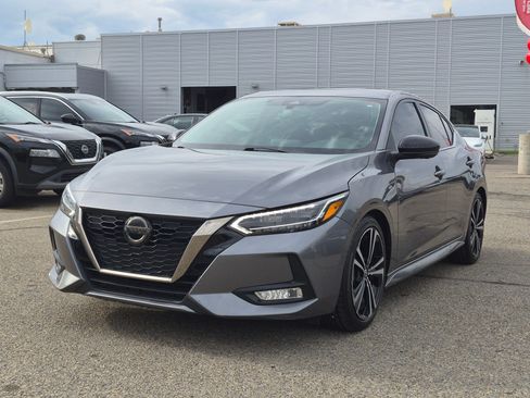 Used 2020 Nissan Sentra SR w/ Premium Package FWD image 10
