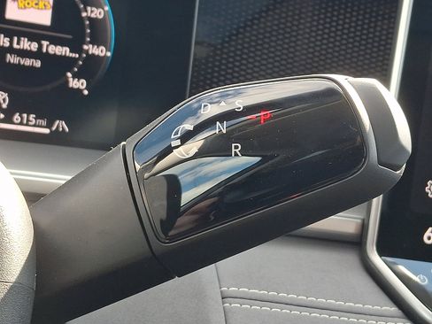 New 2026 Volkswagen Tiguan SE AWD/4WD image 8