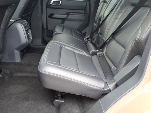 New 2026 Ford Bronco Outer Banks w/ Black Appearance Package image 11