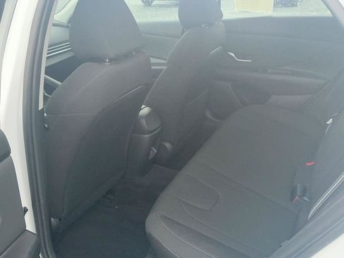 Certified 2024 Hyundai Elantra SEL w/ Convenience Package FWD image 27