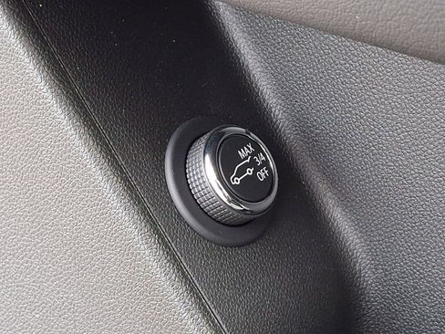 Used 2025 Cadillac XT6 Sport w/ Technology Package image 28