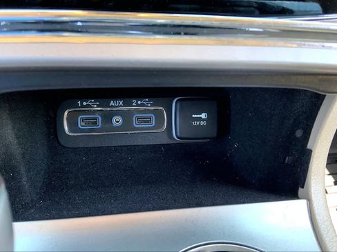 Used 2019 Jeep Grand Cherokee Overland AWD/4WD image 32