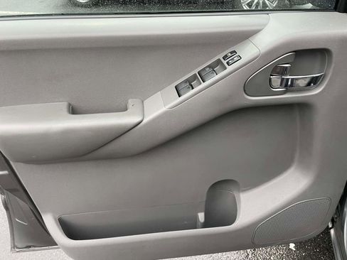 Used 2008 Nissan Frontier SE w/ SE Value Truck Pkg image 25