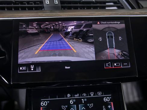 Used 2019 Audi e-tron Prestige AWD/4WD image 31