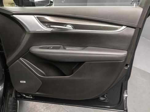 Used 2023 Cadillac XT6 Sport w/ Technology Package image 37