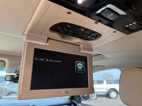 Used 2018 GMC Yukon XL Denali w/ Open Road Package image 15