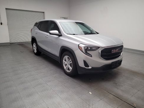 Used 2021 GMC Terrain SLE image 13