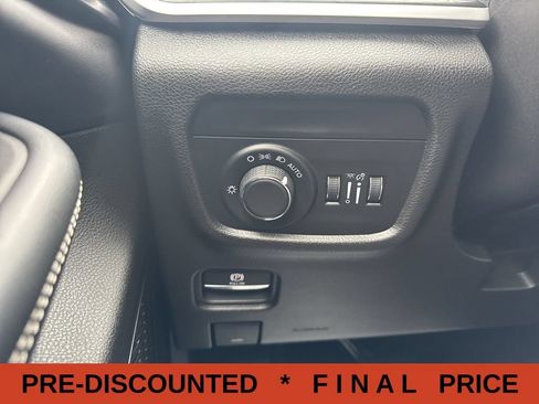 Used 2023 Jeep Grand Cherokee L Laredo AWD/4WD image 23
