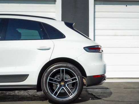 Used 2021 Porsche Macan AWD/4WD image 14