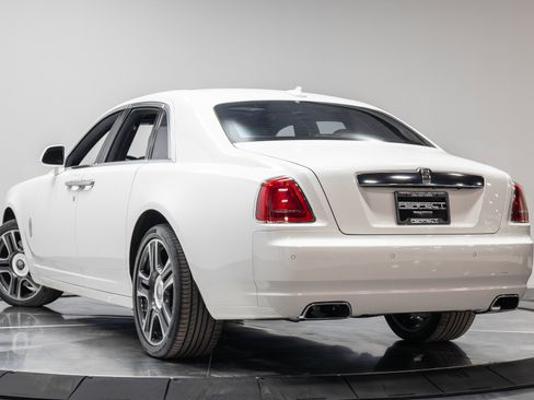 Used 2016 Rolls-Royce Ghost image 34