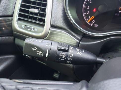 Used 2019 Jeep Grand Cherokee Altitude RWD image 18