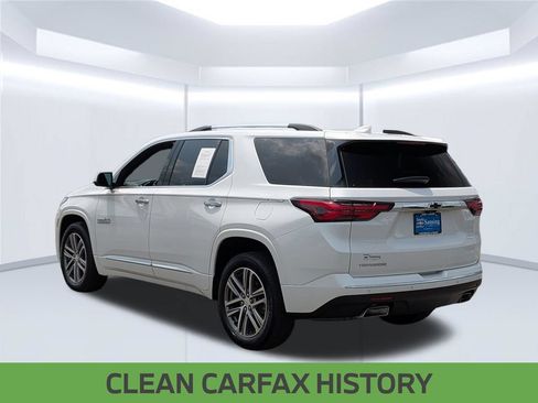 Used 2023 Chevrolet Traverse High Country FWD image 3