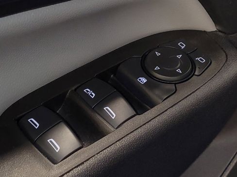 Used 2024 Chevrolet Equinox LS image 27