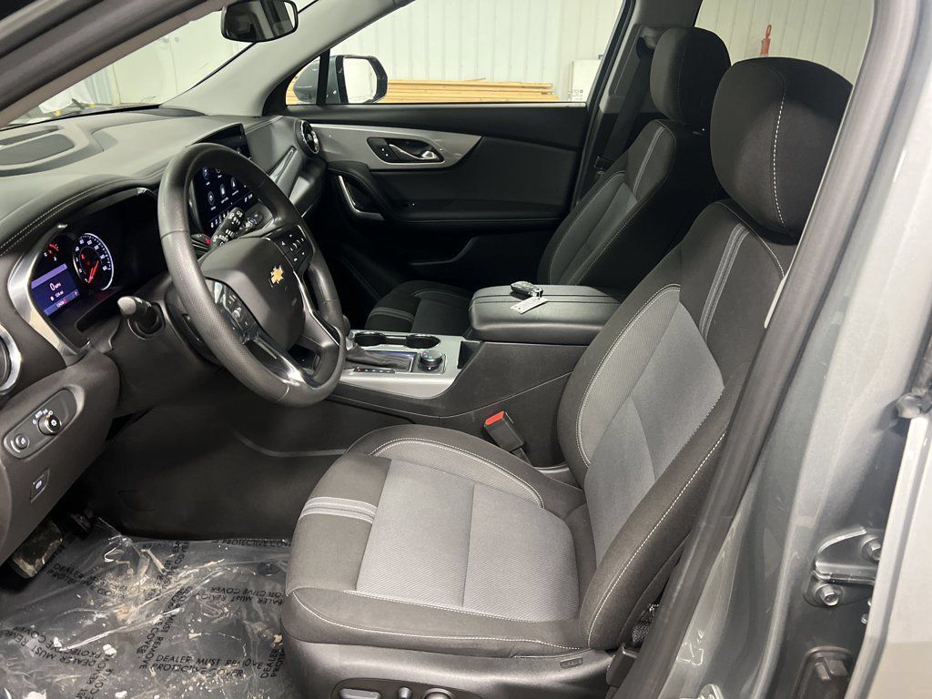 Certified 2023 Chevrolet Blazer LT AWD/4WD image 13