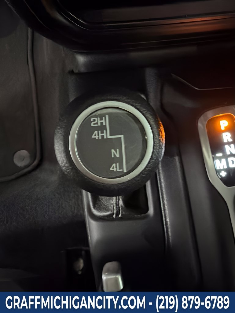 Used 2018 Jeep Wrangler Unlimited Sahara AWD/4WD image 29