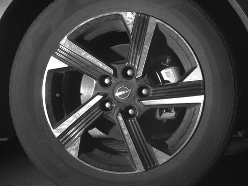 Used 2025 Nissan Sentra SV FWD image 10