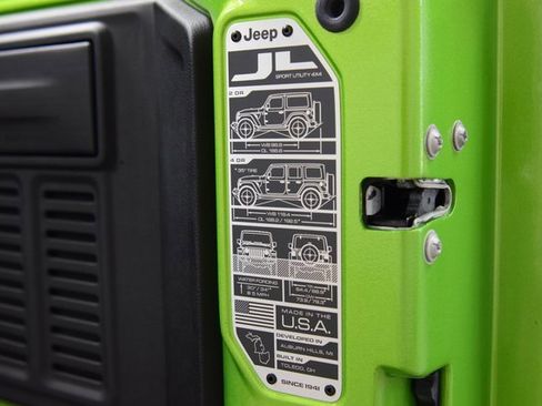 Used 2025 Jeep Wrangler Sport image 23