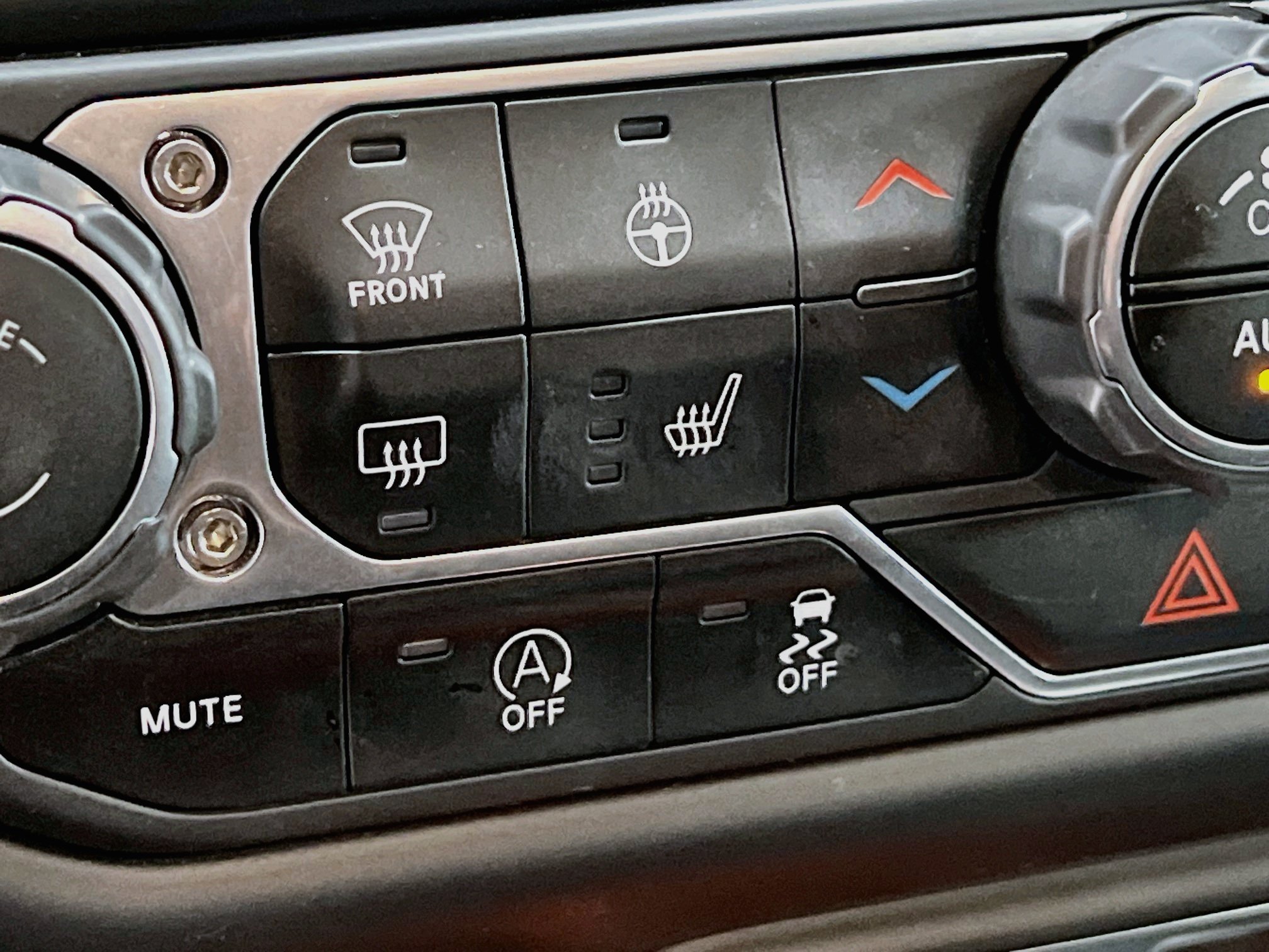 Used 2023 Jeep Gladiator Mojave w/ Cold Weather Group AWD/4WD image 22