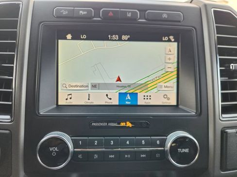 Used 2019 Ford Expedition XLT w/ Equipment Group 202A AWD/4WD image 16
