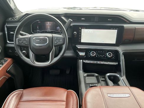 Used 2025 GMC Sierra 2500 Denali Ultimate image 17