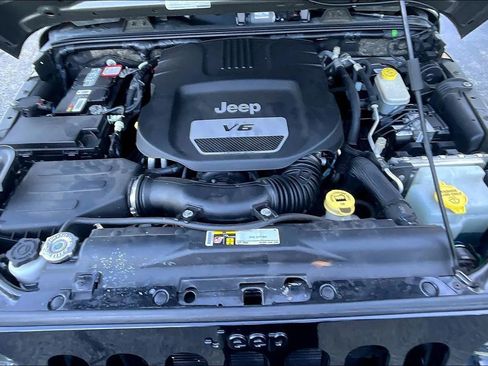 Used 2015 Jeep Wrangler Sport image 8