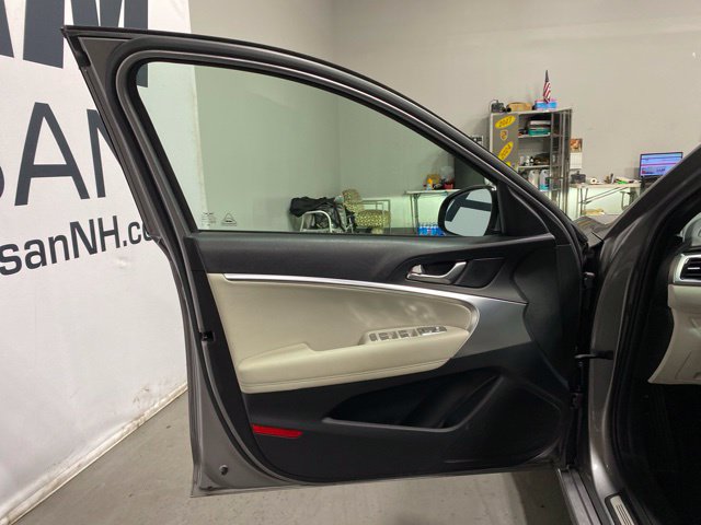 Used 2025 Genesis G70 2.5T AWD/4WD image 9